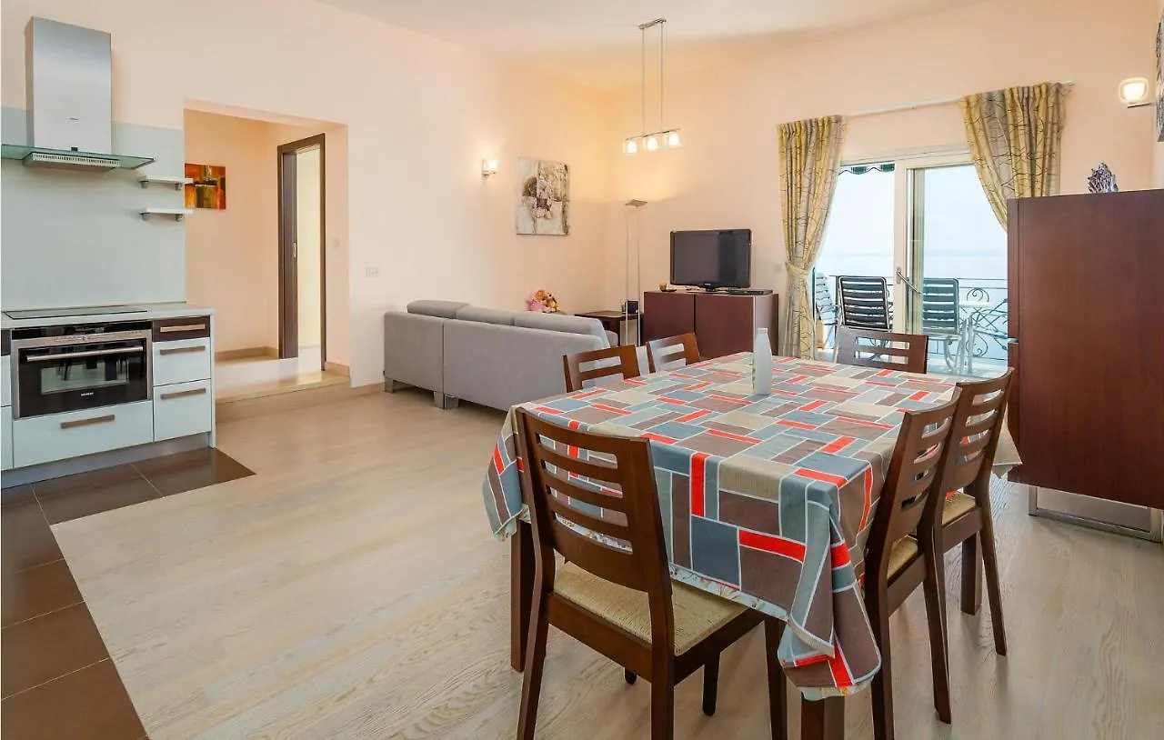 3 Bedroom Beautiful Apartment In Moscenicka Draga Croatia