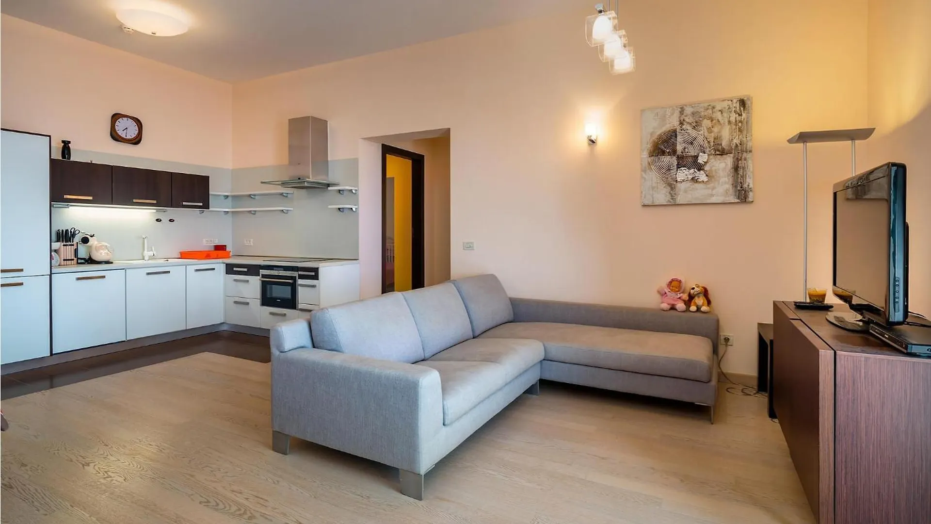 3 Bedroom Beautiful Apartment In Moscenicka Draga