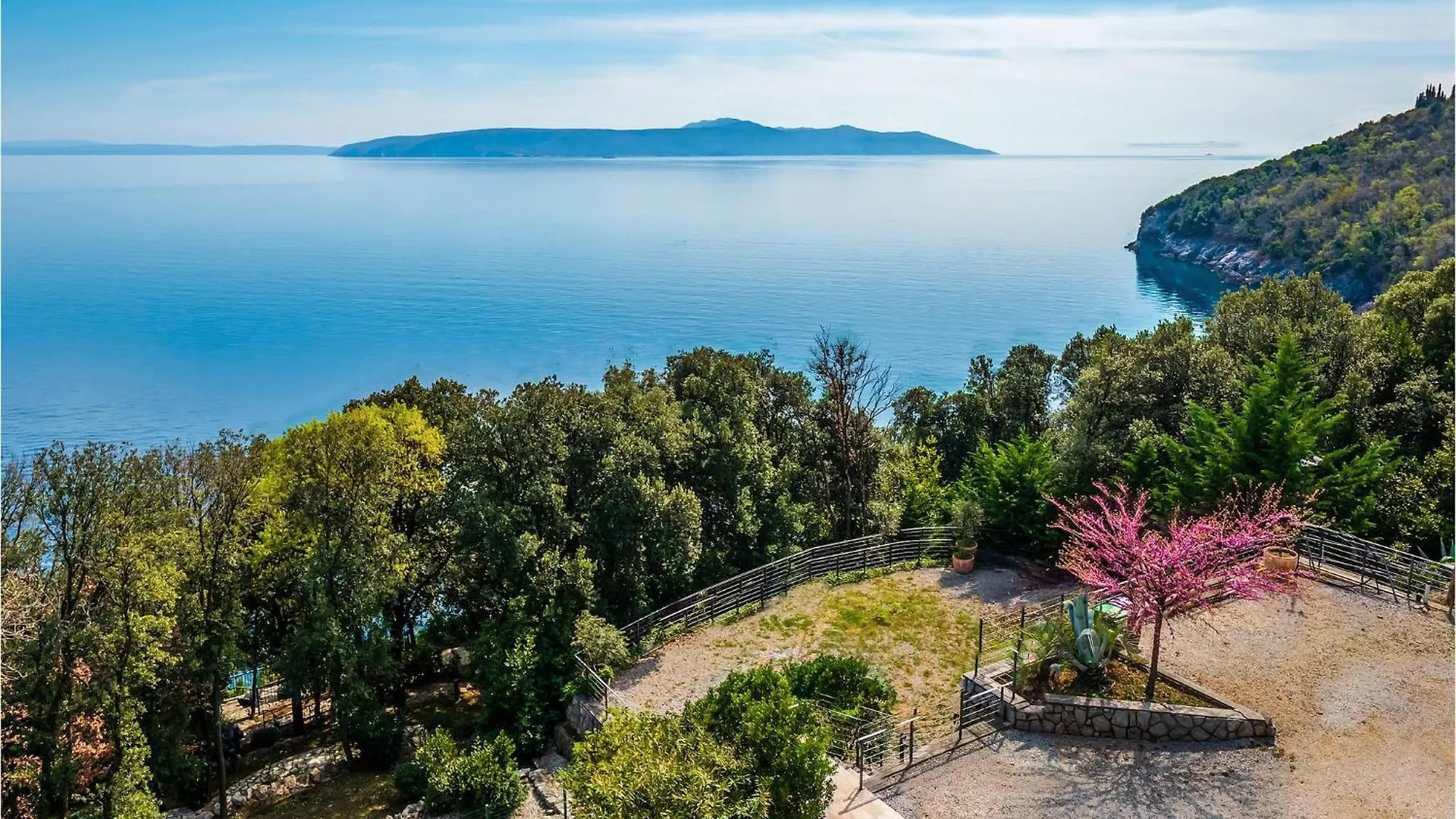 3 Bedroom Beautiful Apartment In Moscenicka Draga 0*,