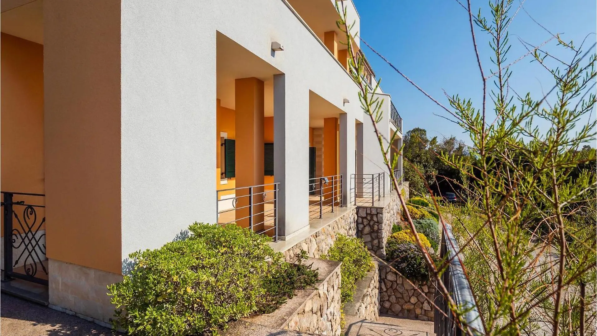 3 Bedroom Beautiful Apartment In Moscenicka Draga 0*,