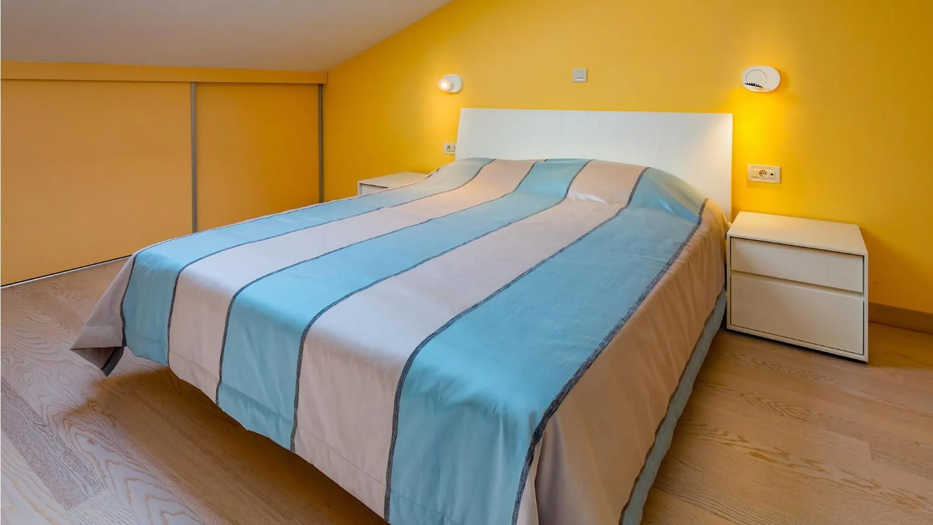 3 Bedroom Beautiful Apartment In Moscenicka Draga